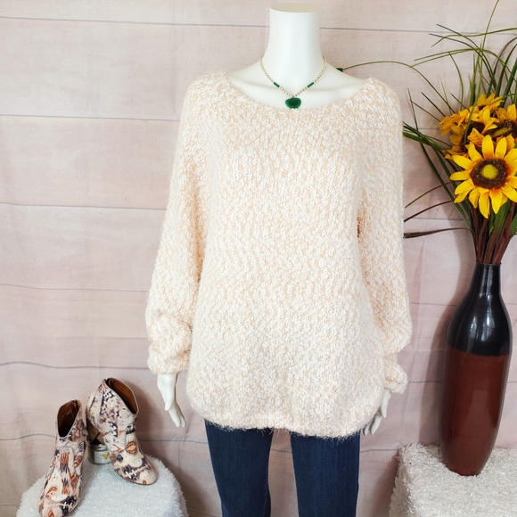 NWT! SO soft! Blush eyelash pullover sweater - Picture 4 of 8